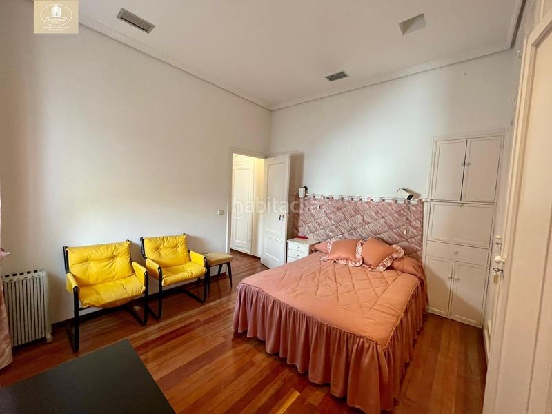 Foto 6ba4f5c2-8ff1-4b53-9c6a-eaa34933ff98. Casa a schiera con parcheggio in Camas