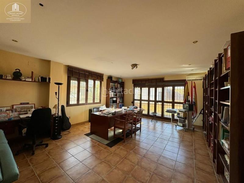 Foto ca9ad18a-5e64-4da7-afa9-9a5cf9a5f513. Casa amb piscina a Olivar de Quintos Montequinto
