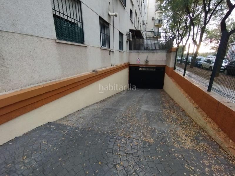 Foto 19fd8c38-1783-431d-9c93-ae56302a0f56. Posto auto in colores - entreparques Sevilla