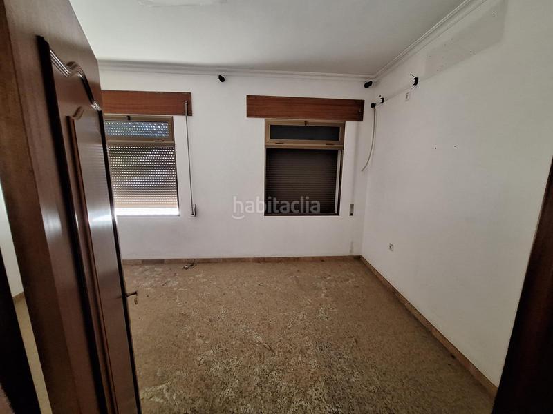 Foto 24f15f78-367b-4048-91bf-f368e6240d98. Edificio en Umbrete