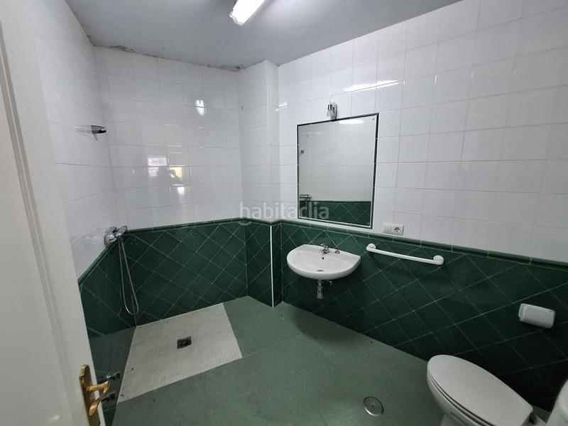 Foto 75eec707-a22d-46db-ba9f-42dda1856aff. Edificio en Umbrete