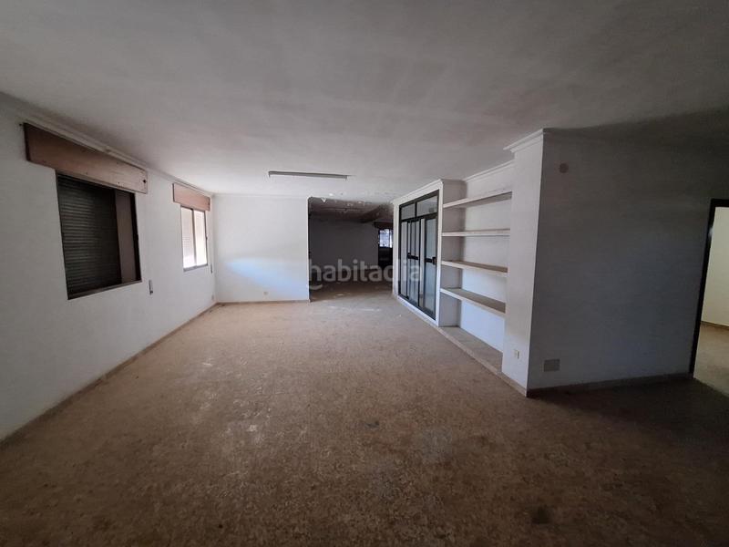 Foto 8ef09c49-2184-4bd7-ba03-148f6864e645. Edificio en Umbrete