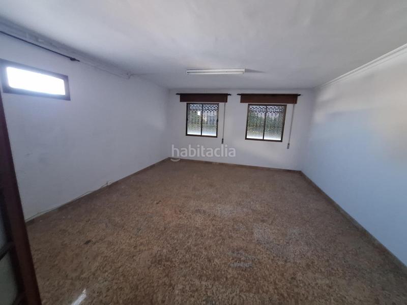 Foto 8f017ace-31ab-4619-817f-59075fc7b3fb. Edificio en Umbrete