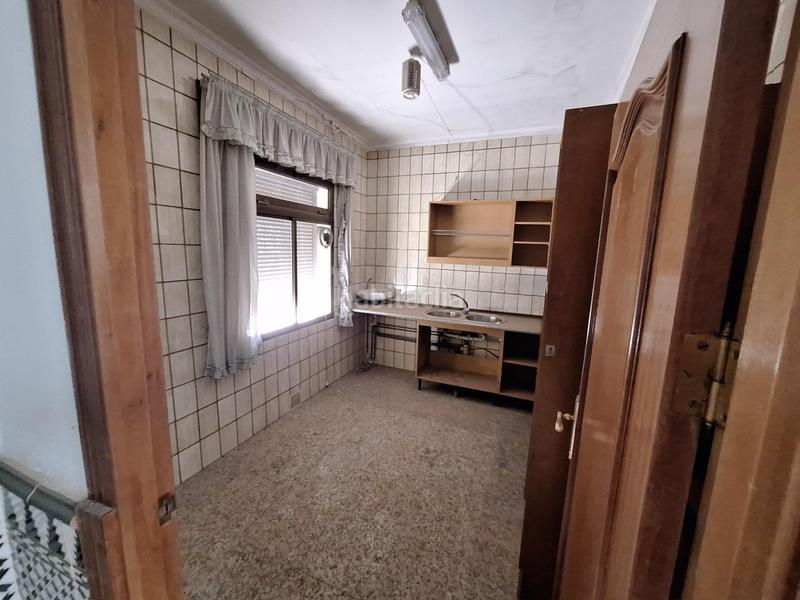 Foto a4f2be67-02fb-4362-8643-bae3b970655a. Edificio en Umbrete