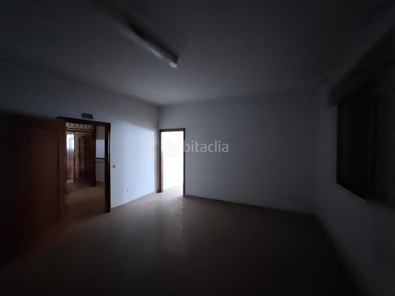 Foto cbee5e36-3fdc-4c2a-8ad9-015c6a2a0d39. Edificio en Umbrete