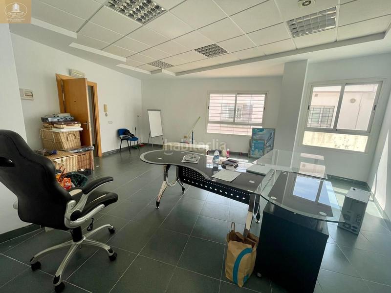 Foto e0bc89fa-de69-4655-a386-9164a4beaa8b. Bureau dans Centro Bormujos