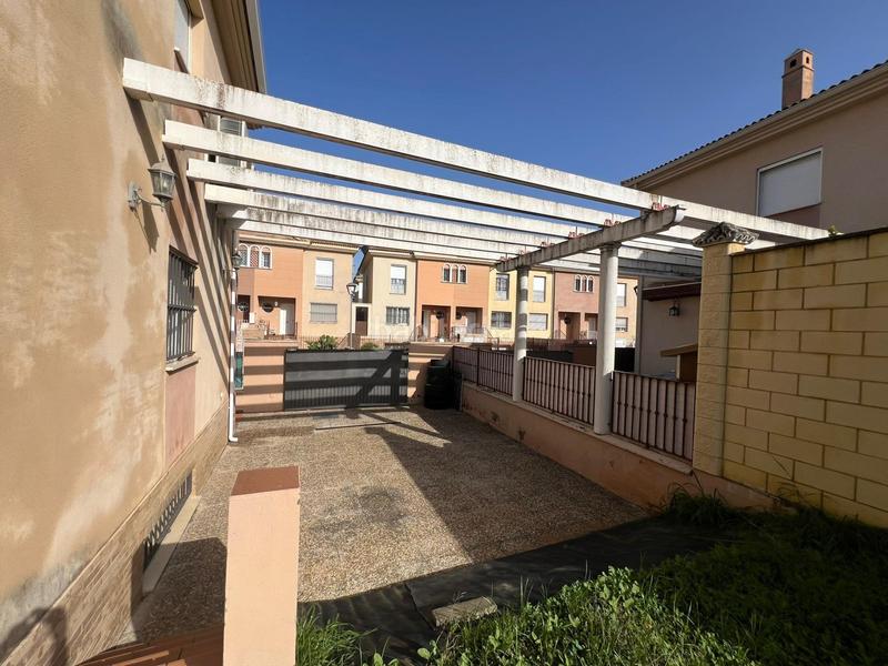 Foto 3d077447-2415-44c1-812e-f8ba2139b39e. Casa amb aparcament a Consolación Utrera