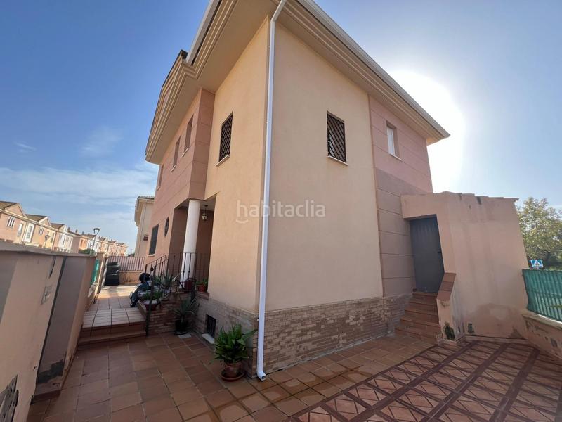 Foto 9dbf0915-4b38-4a92-82a8-3801e53490ed. House with parking in Consolación Utrera