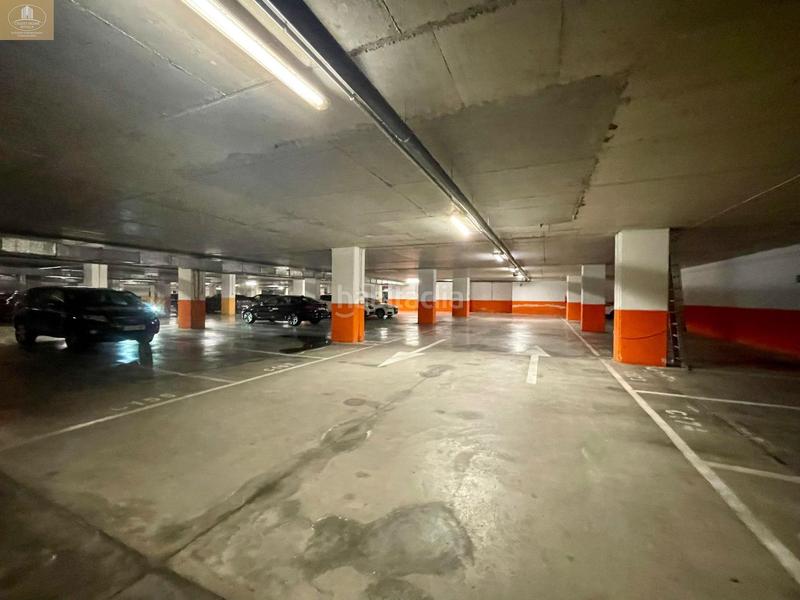 Foto 10de2909-9e73-4927-bb02-c138d248bd38. Parking voiture dans San Jerónimo - La Bachillera Sevilla