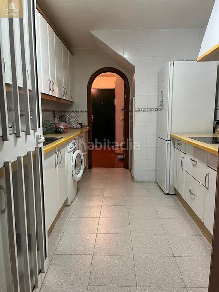 Foto b00140d0-3565-407c-8b02-ebffbfcb3d21. Casa aparellada amb aparcament a Espartinas pueblo Espartinas