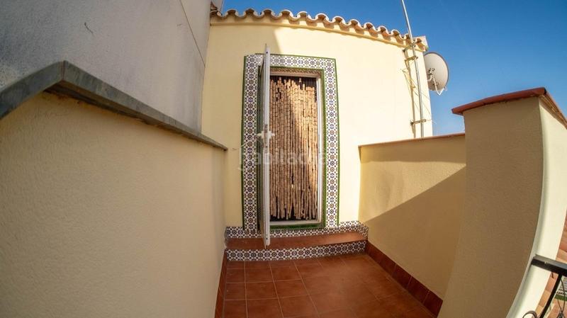 Foto d6ad1e31-92bc-4836-94d4-0ec8fc1cc140. Casa adosada en Santa Eufemia Tomares
