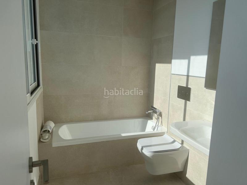 Foto eb679b1f-cb4b-449e-a463-f20203aaeba1. Chalet con parcheggio piscina in Las Lomas de Río Verde Marbella