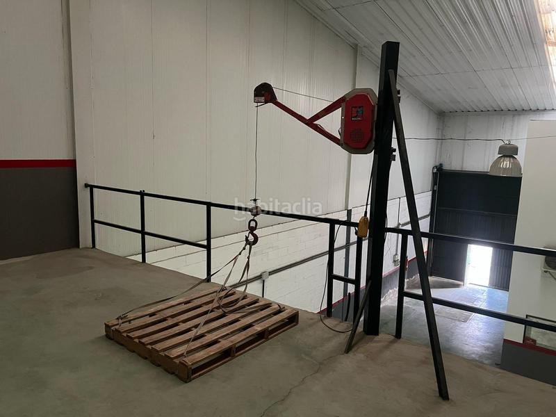 Foto 36754450-eb46-4f8d-b7b3-d23888805a5d. Nave industrial en La Motilla - Fuente del Rey Dos Hermanas