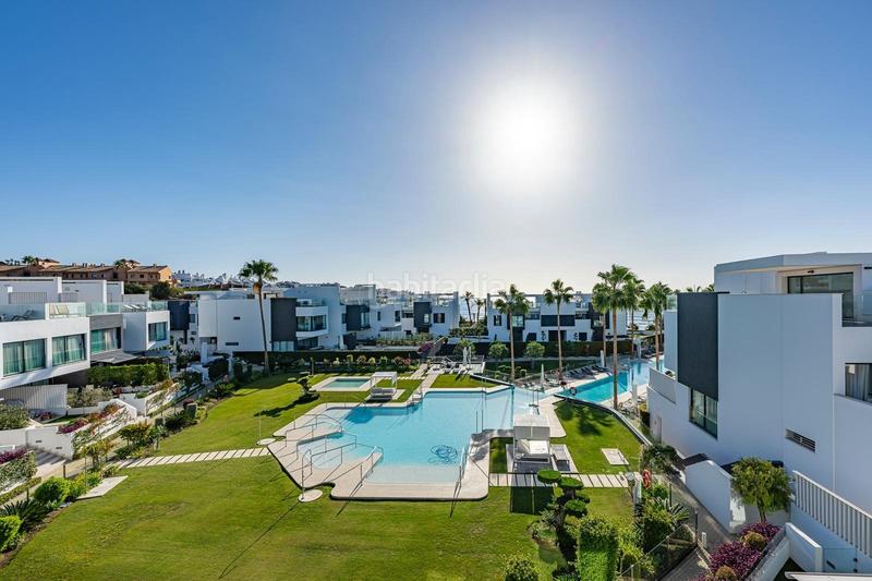 Foto 320e814d-092a-45e0-8142-eed11bcc0269. Lloguer casa aparellada amb aparcament piscina a Estepona