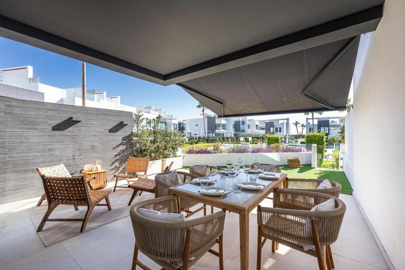 Foto b3a91307-4857-4460-a3d8-e471e2ebbebf. Alquiler casa pareada en Huerta Nueva Estepona