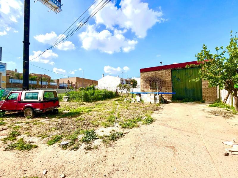 Foto 40b60004-eca2-4a97-800c-fa51d47a2f9b. Terreno residencial en Avenida Juan Diego Bormujos