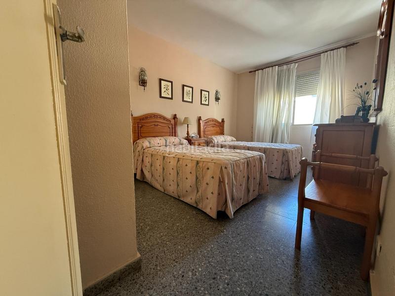 Foto c5bef825-29bf-4edf-a8b0-34dbcbac47f0. Pis amb aparcament a Playa Bajadilla - Puertos Marbella