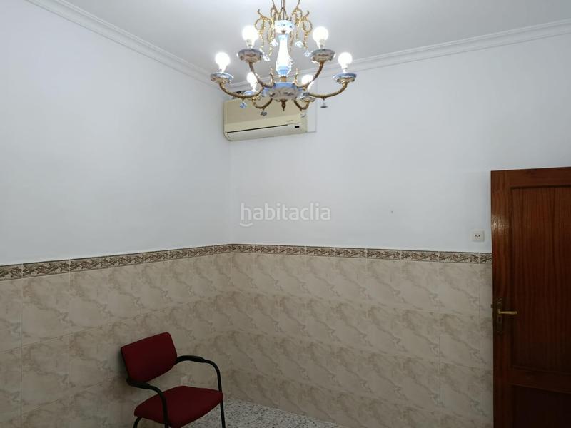 Foto 76ab3709-fd5e-4b5d-ae55-9ffa0d9c8cea. Casa adossada amb aparcament a Barrio del Nervión Sevilla