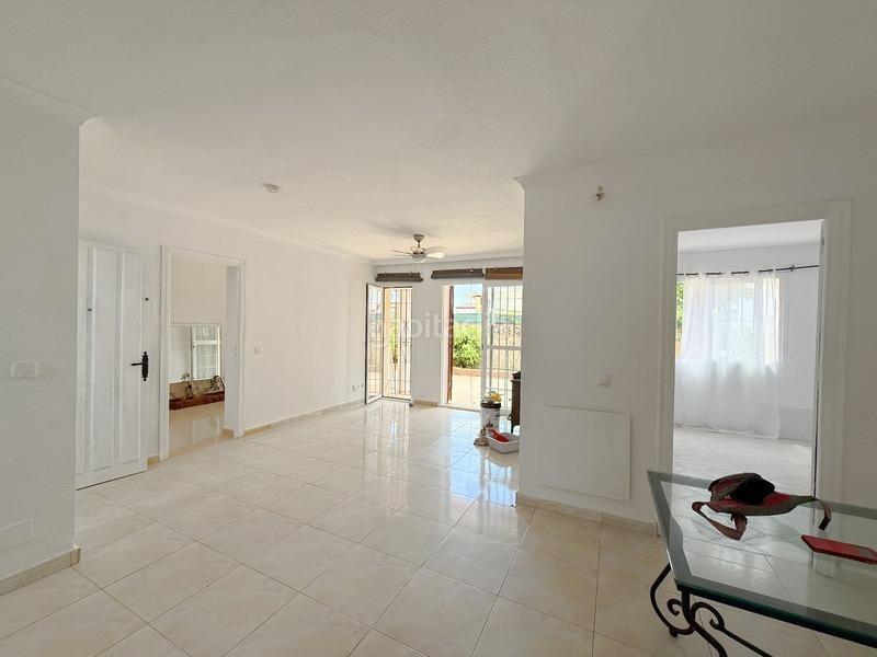 Foto 054aaa72-0fac-4746-b2c5-cb4fcc69484c. Semi detached house with parking pool in Calahonda Mijas