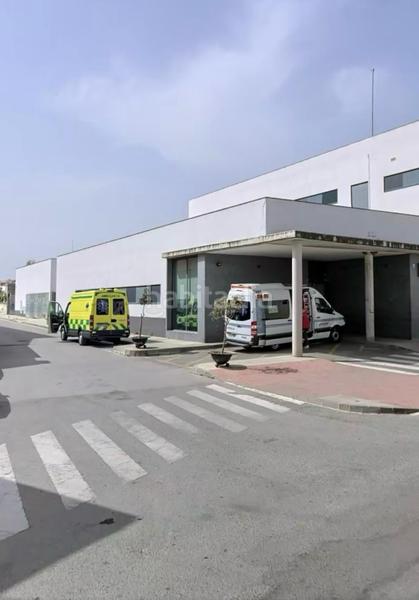 Foto 39238a96-69bf-48f4-a033-816205598093. House with parking in Pilas