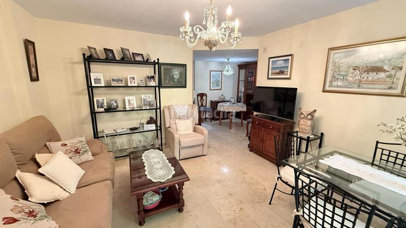 Foto 754156eb-171d-4ade-a071-8cc705cff571. Flat with parking in Playa Bajadilla - Puertos Marbella