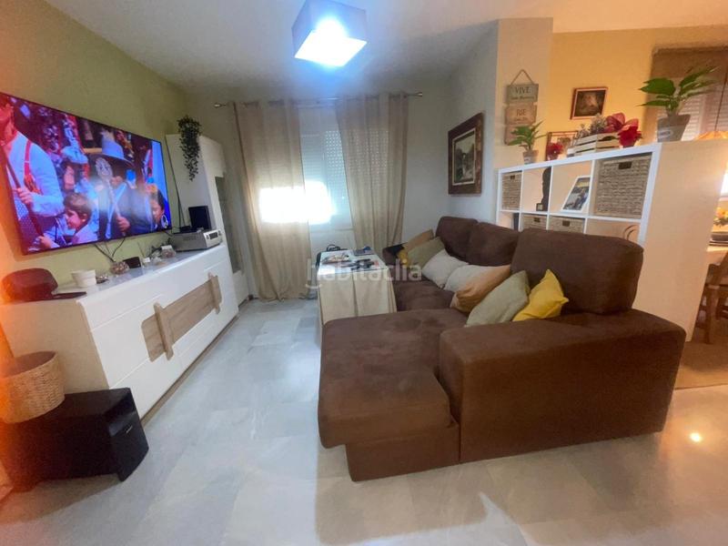 Foto b3fd614f-ee3d-4966-9125-8a90934c78d5. Etagenwohnung mit parking in Lepanto Mairena del Aljarafe