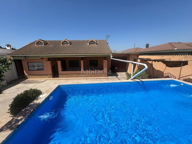 Foto 2578ff95-d11e-492c-8a82-99547a2194da. Bauernhof mit parking pool in La Hacienda - Nueva Andalucía Dos Hermanas