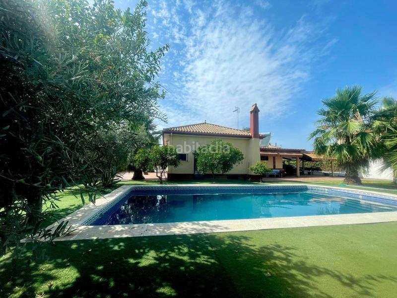 Foto 898edfe8-6c3d-4863-8bcb-8bfa0ef3aa39. Chalet en Condequinto Montequinto