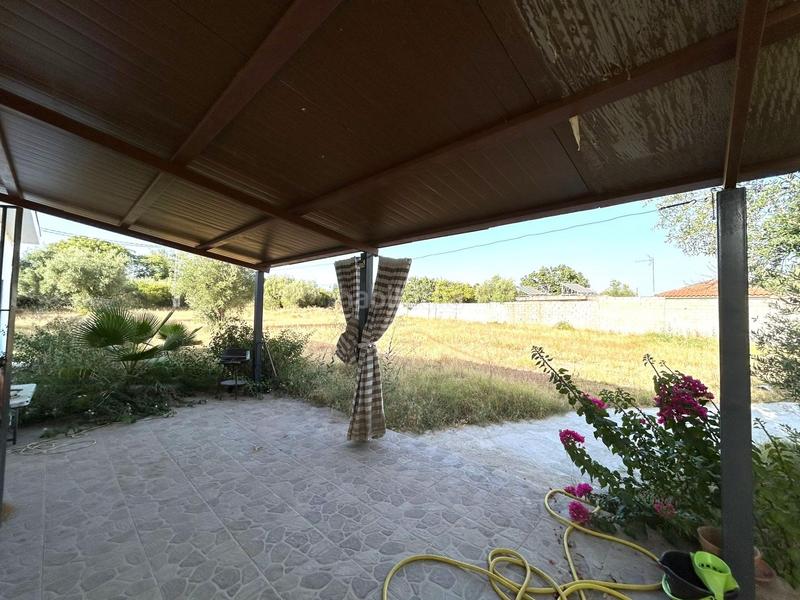 Foto b6843c4c-7d0f-4ab0-8938-f6095ee11461. Chalet in Nuevo Bulevar Mairena del Aljarafe