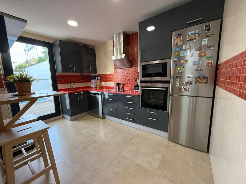 Foto 52f00ffb-d02f-41ae-b5c2-5c9d651a0834. Chalet en Bollullos de la Mitación