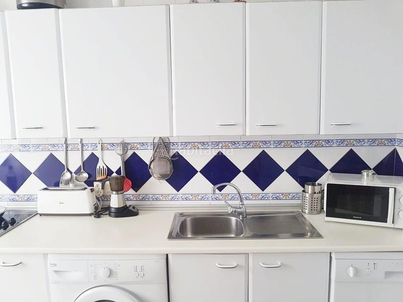 Foto 988936f7-a237-4931-a44d-02497e17fdd3. Pis amb aparcament a colores - entreparques Sevilla