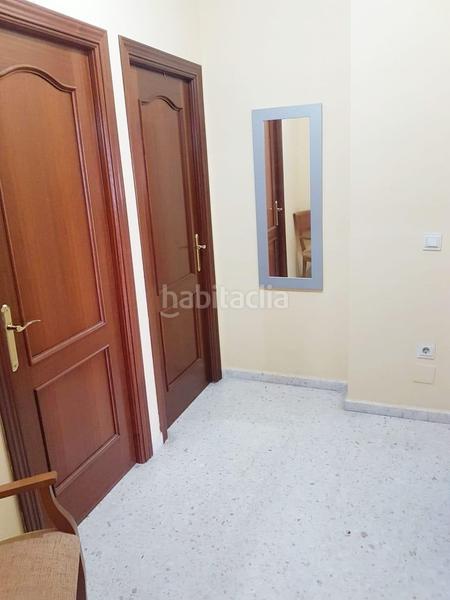 Foto 5b9cf0b4-f7f0-498d-82ea-628ab7ff1f7c. Piso en colores - entreparques Sevilla