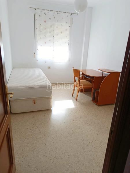 Foto ae79d1a6-4f1b-4439-850d-d5033b6f00a7. Piso en colores - entreparques Sevilla