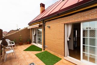 Duplex  Calle de guzmania