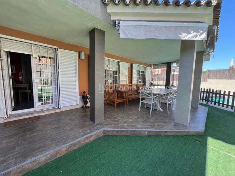 Foto 2512efbd-fb37-46fa-9be6-106470dee687. Chalet con parcheggio piscina in Olivar de Quintos Montequinto