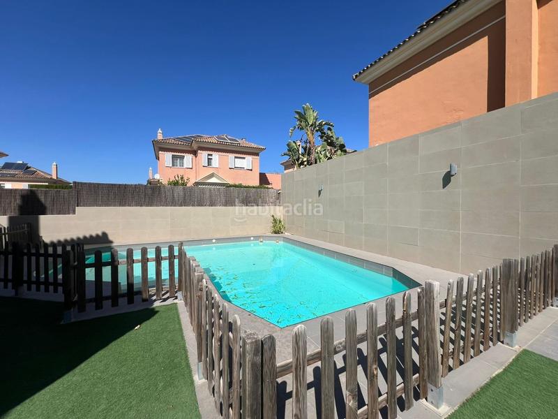 Foto 2758bfc1-2863-40f1-a427-f5b515ddc417. Chalet con parcheggio piscina in Olivar de Quintos Montequinto