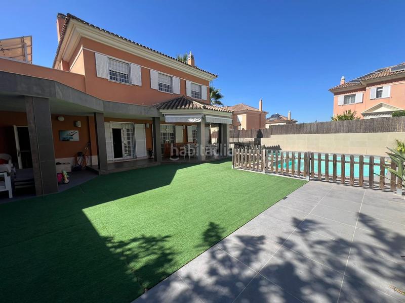 Foto 6fc1ea2a-e9c5-407e-90d3-9f6fbfa0e9b9. Chalet con parcheggio piscina in Olivar de Quintos Montequinto