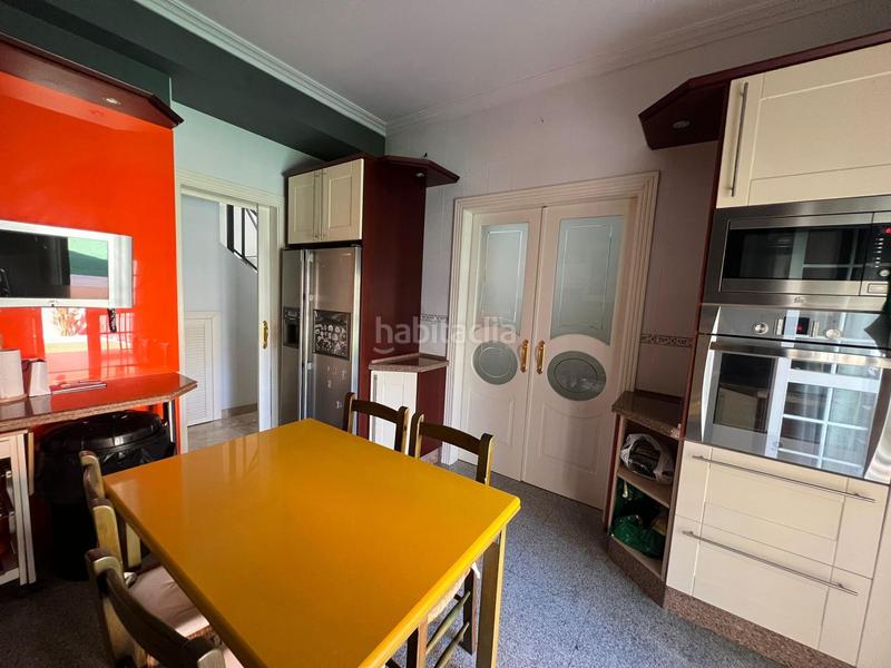 Foto c5c3570b-56fe-4d9b-881f-726aab3ee17e. Chalet con parcheggio piscina in Olivar de Quintos Montequinto