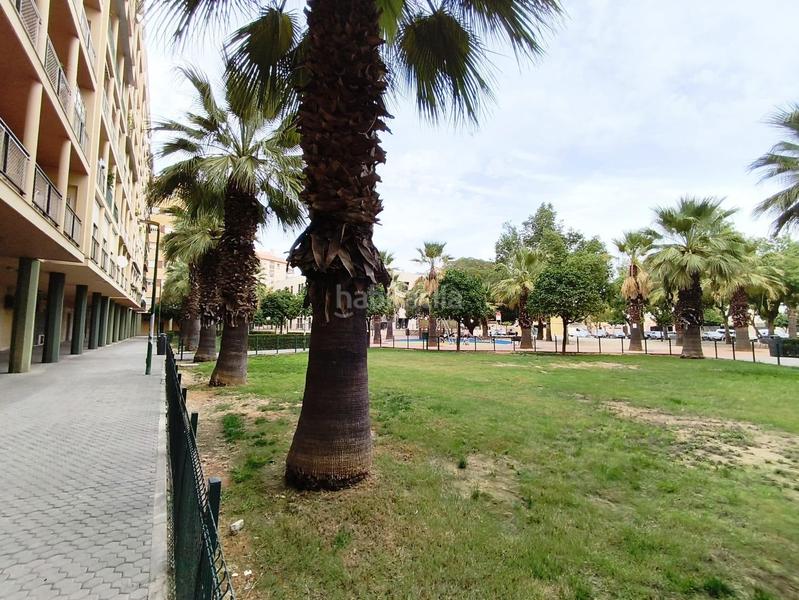 Foto ed529893-ba61-45c6-86c5-13993d42190f. Pis amb aparcament a colores - entreparques Sevilla