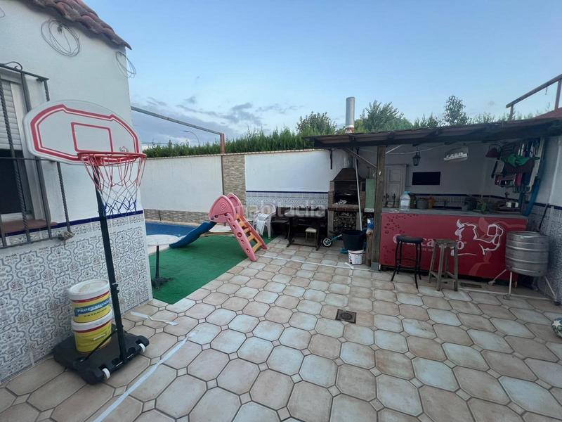 Foto 4912135f-6ebd-4cdf-a021-d2e77ef714f0. Casa bifamiliare con parcheggio in Salesianos Utrera