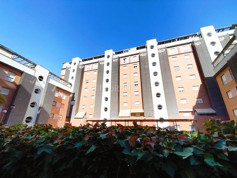 Foto c47d52a8-0360-44fb-b801-c7f197e4cd83. Flat with parking pool in colores - entreparques Sevilla