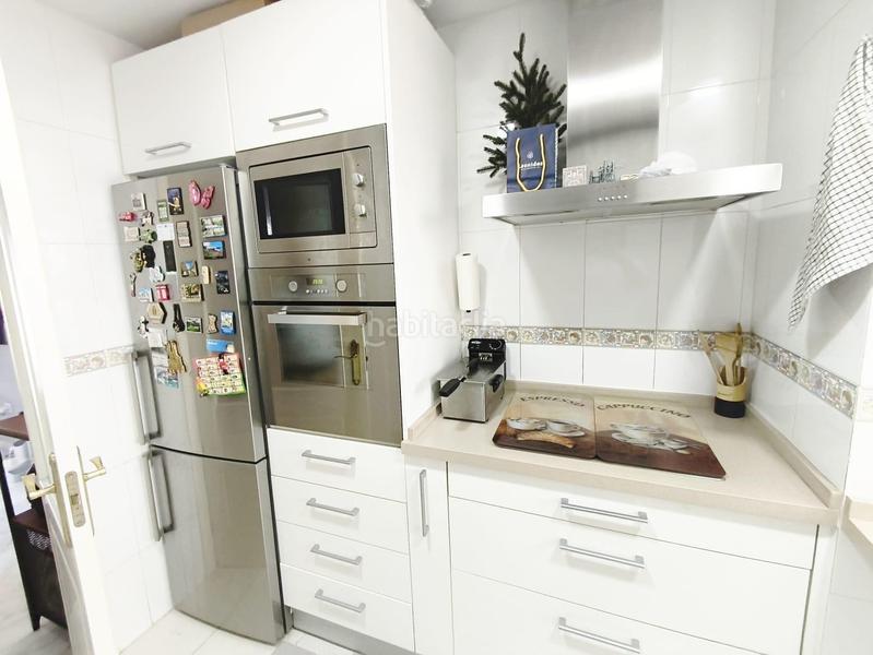 Foto 176ea987-1e80-4c42-ac50-03370926ae6b. Pis amb aparcament piscina a colores - entreparques Sevilla