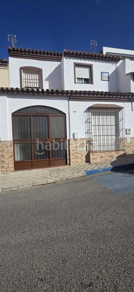 Foto 9d7d0ab5-bc6b-4ddf-9116-14f9b8d47e1e. Casa adossada amb aparcament a Puebla del Río (La)