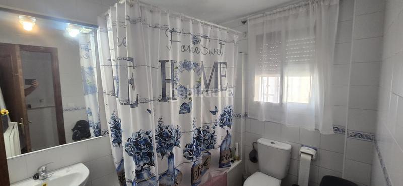 Foto cb2f9c75-aaa8-4d4d-bc97-ef9695a20710. Casa adossada amb aparcament a Puebla del Río (La)