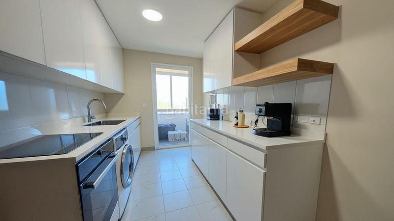 Foto 41312139-ec88-4449-a2ea-39697247c88b. Etagenwohnung mit parking pool in Las Tablas Madrid