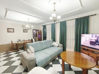 Etagenwohnung in Calle Villaverde