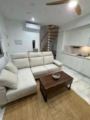 Zweistöckige Wohnung in Calle de las Caballerizas