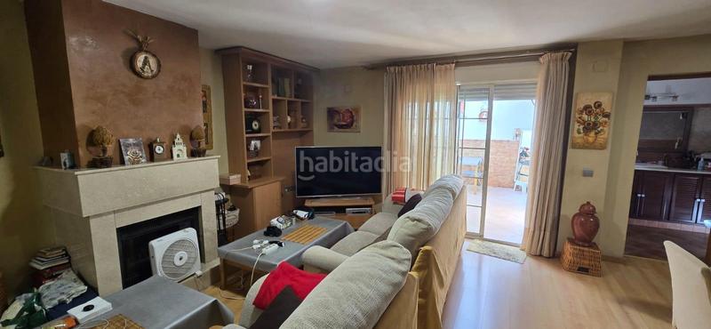 Foto b482bc6b-11e9-46c1-aa16-dc4db6fb18ee. Casa a schiera in colores - entreparques Sevilla