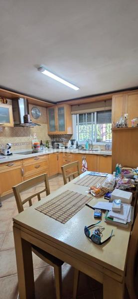 Foto 7d79d993-ecc6-4502-82b2-f5e34a11e579. Casa adossada a colores - entreparques Sevilla