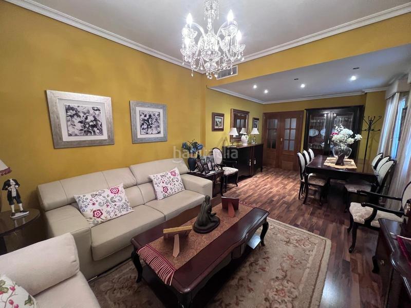 Foto 796a83de-aa03-4f7d-a55f-41e8e965c987. Casa aparellada amb aparcament a El Arenal - La Pólvora Dos Hermanas